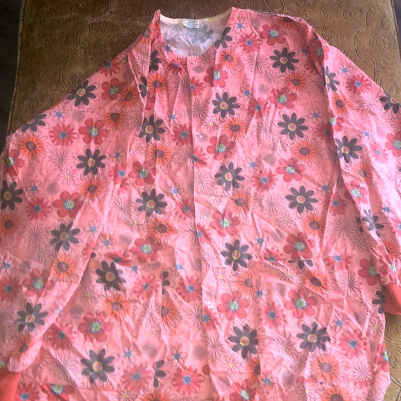 Scrub top - Picture 1 of 2